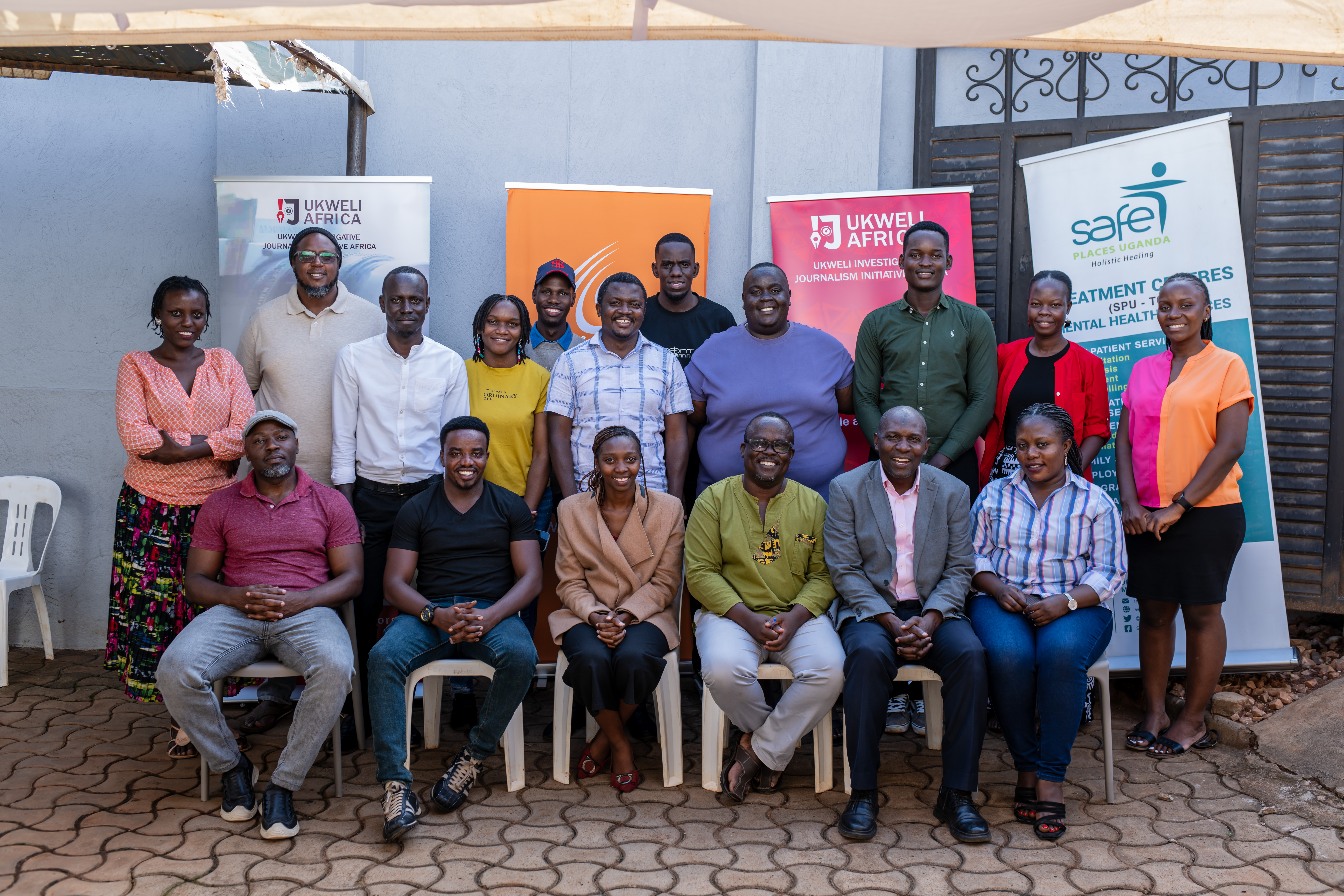 Group photo of journalists and trainers after the Digital Security Clinic